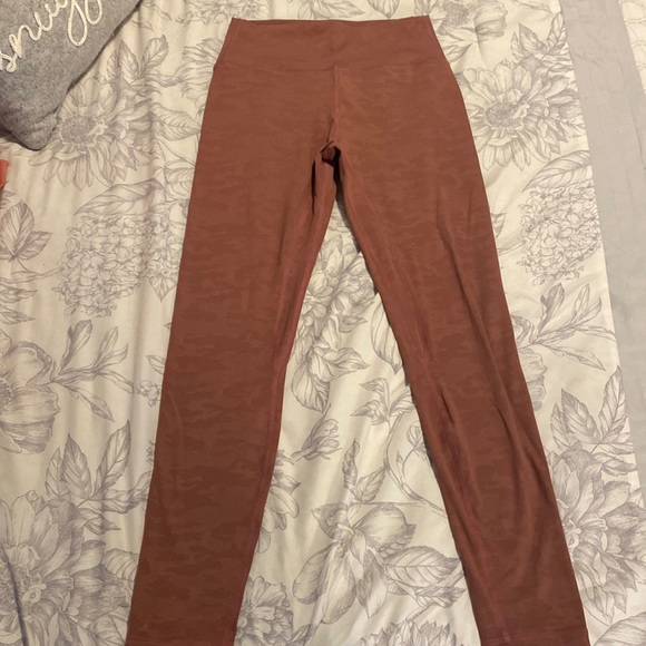 TYC-Til You Collapse Effortless Scrunch Leggings- Mauve Camo - Picture 1 of 3